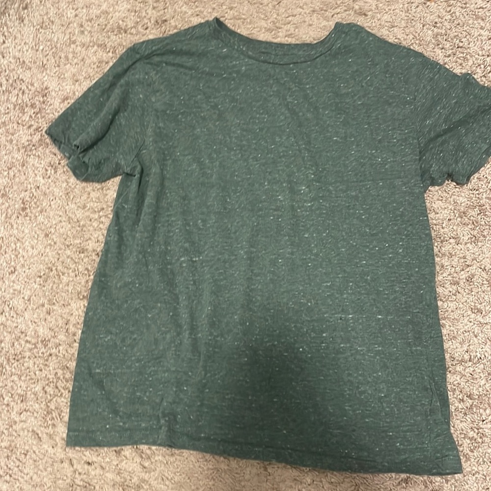 basic green t-shirt